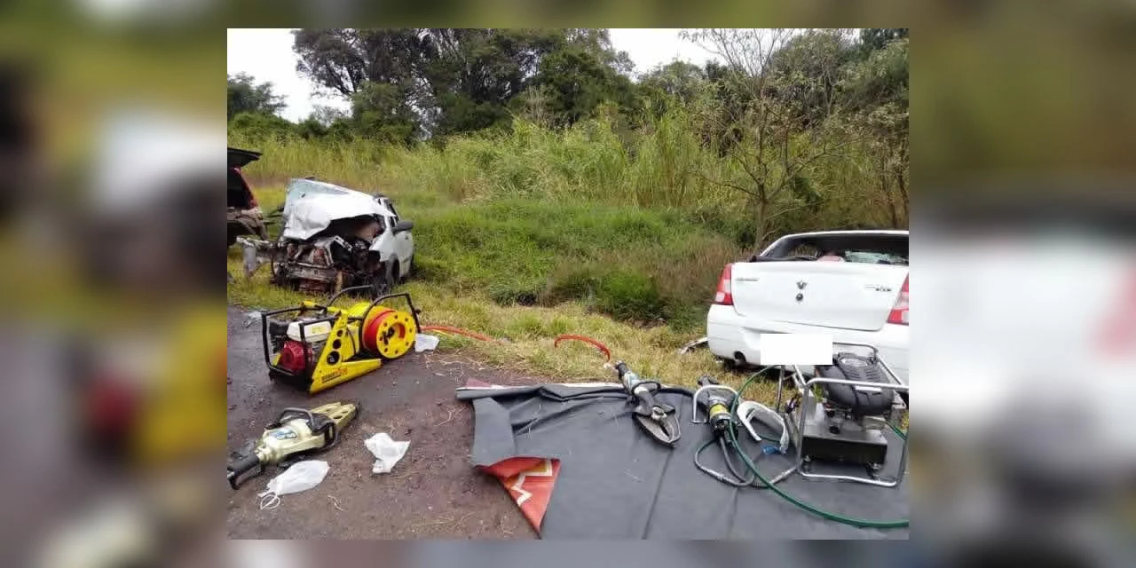 Colisão entre dois veiculos na BR-153 em Tibagi faz uma vitima fatal