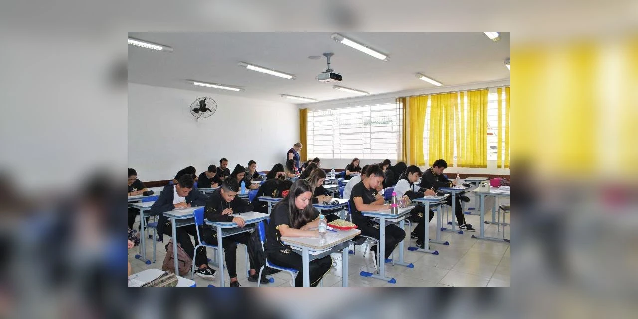 Comitê começa a avaliar protocolo de retorno às aulas no Paraná
