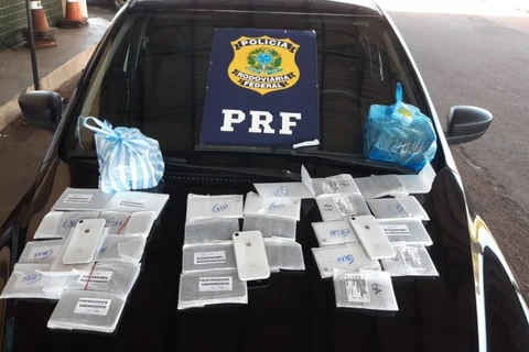 PRF apreende R$ 100 mil em iPhones no Paraná