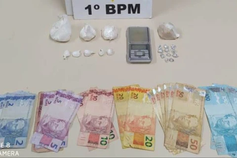 Suspeito de tráfico de drogas é preso no Bairro Jardim Carvalho em PG