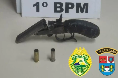 Homem é preso após disparar arma de fogo em via pública