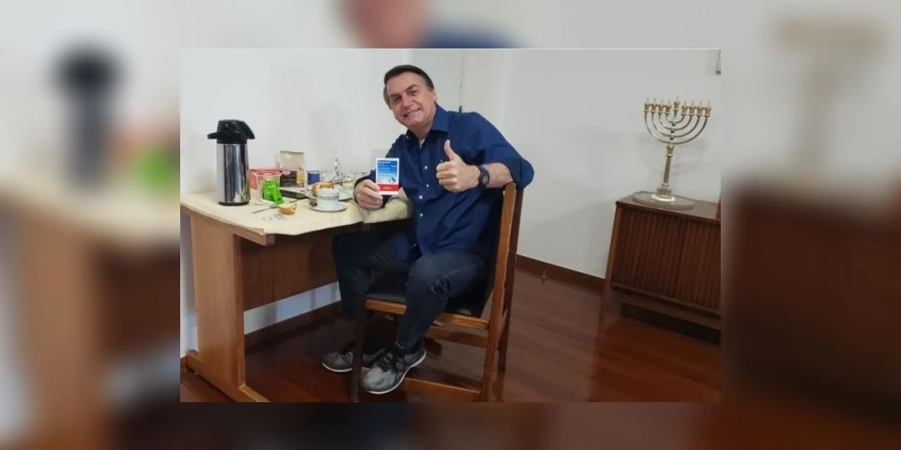 Bolsonaro diz que novo teste de coronavirus deu negativo