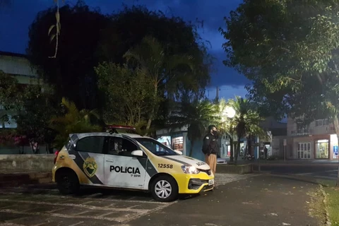 Mulher é detida pela PM ao ser flagrada traficando no centro de PG