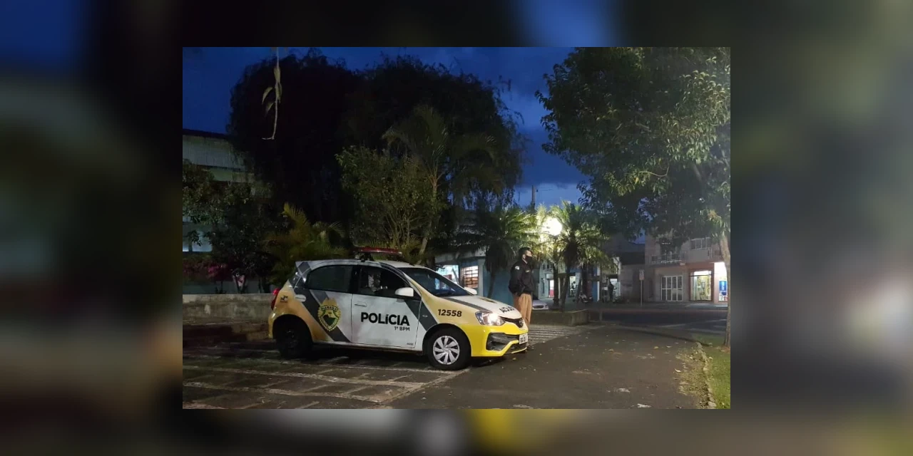 Mulher é detida pela PM ao ser flagrada traficando no centro de PG
