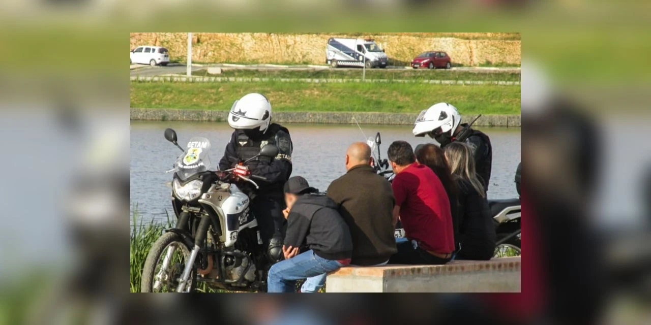 Prefeitura multa 10 pessoas flagradas sem máscara nesta segunda-feira