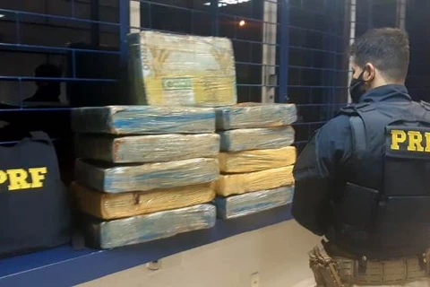 Após perseguição policial, traficante é preso com mais de 200 quilos de maconha