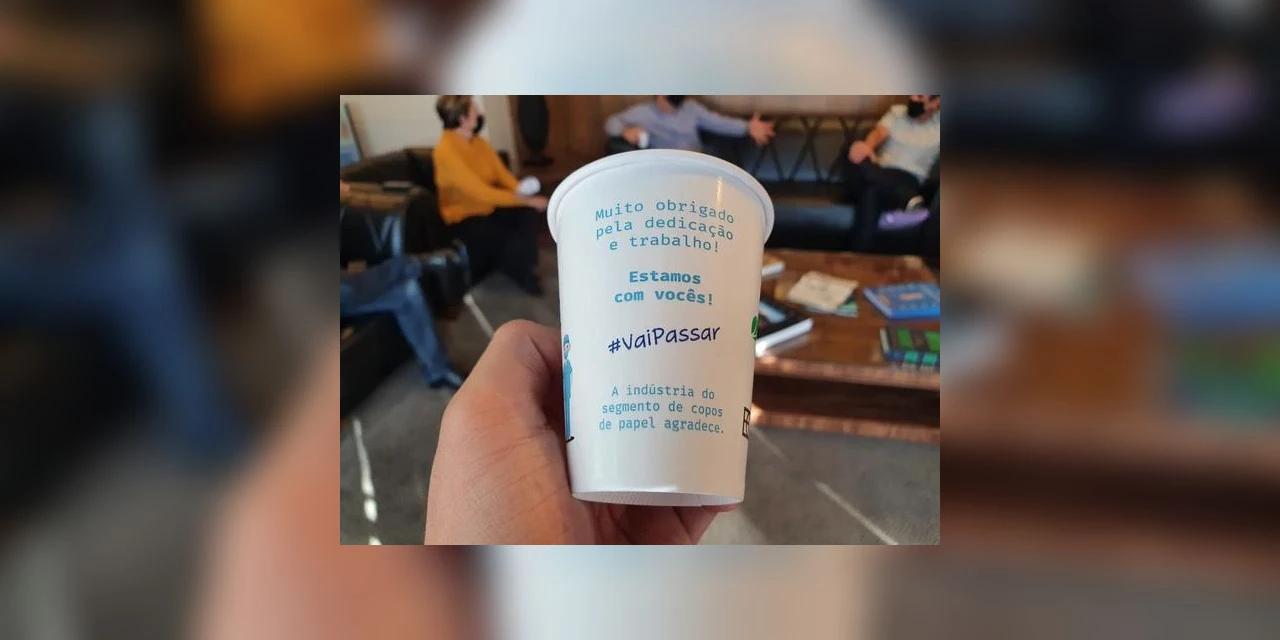 Prefeitura recebe mais de 200 mil copos sustentáveis com mensagens de apoio aos profissionais de saúde