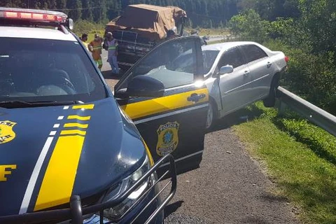 Veiculo caregado com 200 quilos de maconha sofre acidente, após perseguição policial em Tibagi; Veja video!