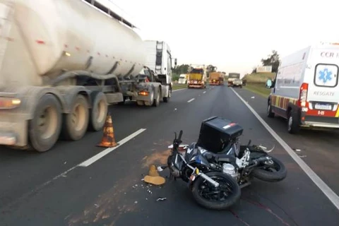 Motociclista fica gravemente ferido após acidente na BR-376