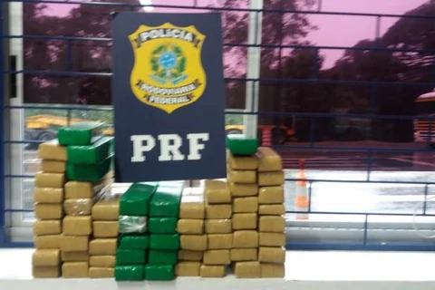 Traficante foge após abordagem policial com veiculo carregado de maconha em PG