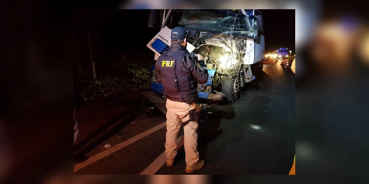 PRF atende colisão traseira com vítima na BR 376, em Ponta Grossa