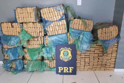 PRF apreende quase uma tonelada de maconha  no final de semana no Paraná