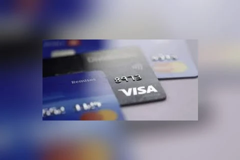    Idosa entrega cartões bancários para estelionatários em PG