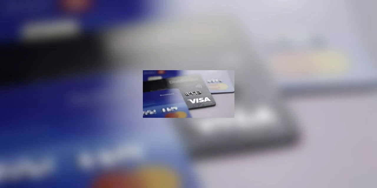    Idosa entrega cartões bancários para estelionatários em PG