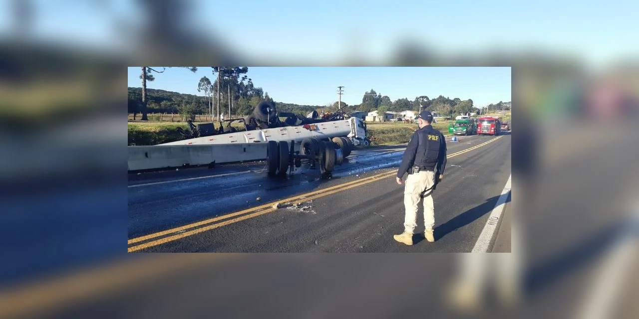 Colisão entre caminhão carregado de combustível e automóvel interdita BR-277 em Palmeira