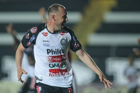 Operario vence e é vice-líder da Serie B do Brasileirão