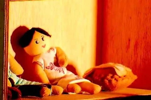 Babá é presa por pedofilia após gravar vídeo com bebê no RS