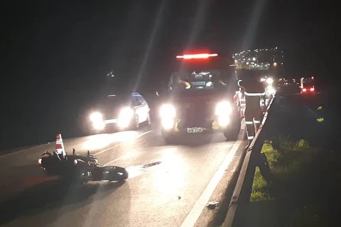 Motociclista morre após bater na traseira de caminhão em Ponta Grossa