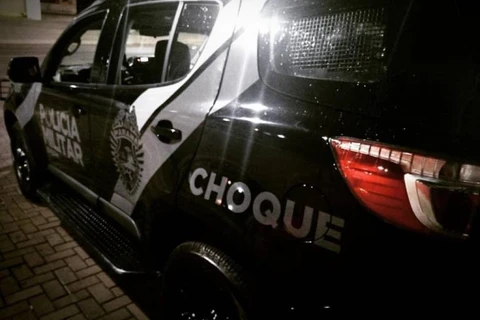 Dupla com mandado de prisão por roubo e violência sexual é presa no Contorno