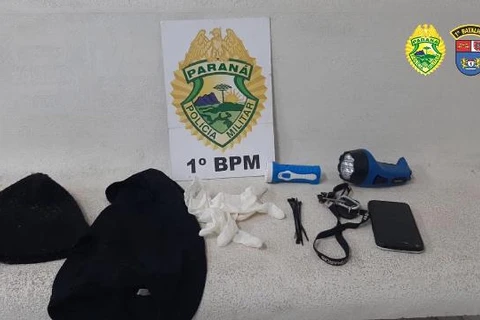 Trio é preso durante roubo de fios de cobre em Uvaia