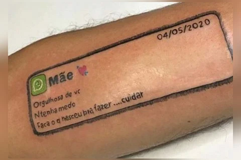 Filho faz tatuagem com a última mensagem da mãe: gratidão