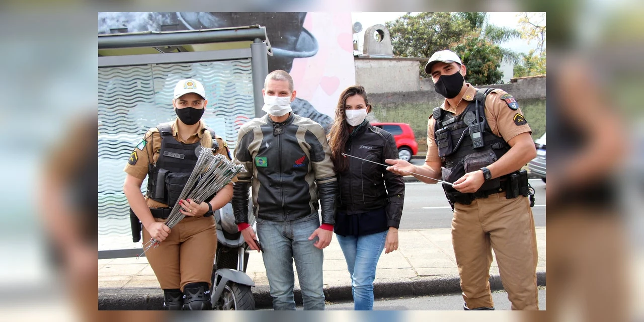 Policia Militar distribui antenas corta-fio para motociclistas