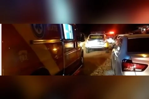 Motoristas brigam e acabam presos depois de se envolverem em acidente
