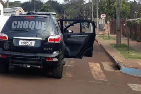 Homem armado de revolver ameaça caminhoneiro e vai preso