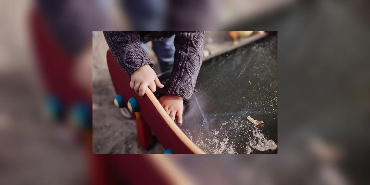 Creche clandestina com suspeita de maus-tratos a crianças é alvo de buscas no Paraná