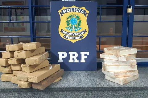 PRF apreende drogas dentro de estepe e no interior de carro durante fiscalização