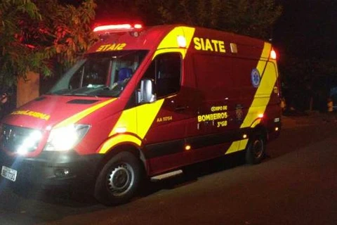 Rapaz é baleado na  frente da esposa e filho em bairro de PG