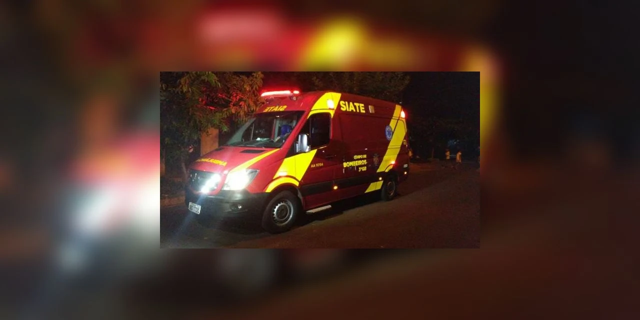 Rapaz é baleado na  frente da esposa e filho em bairro de PG