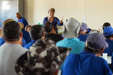 Elizabeth vai ampliar programas de qualificação e geração de empregos