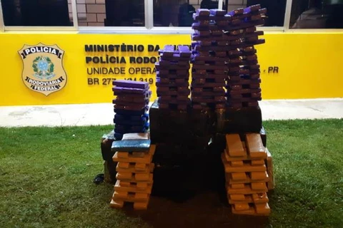 Traficante que transportava mais de 280 quilos de maconha é preso após acidente na BR-277