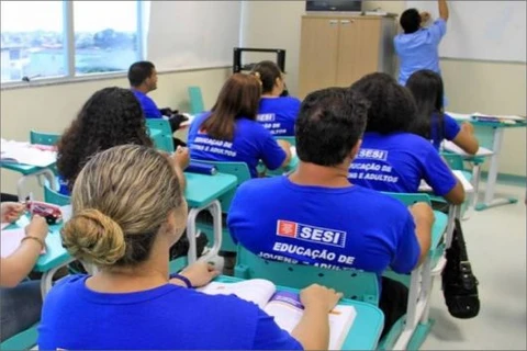 Sesi abre vagas gratuitas para EJA  ensino médio e fundamental
