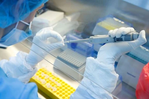 Rússia inicia transferência tecnológica para produzir vacina contra covid no Brasil