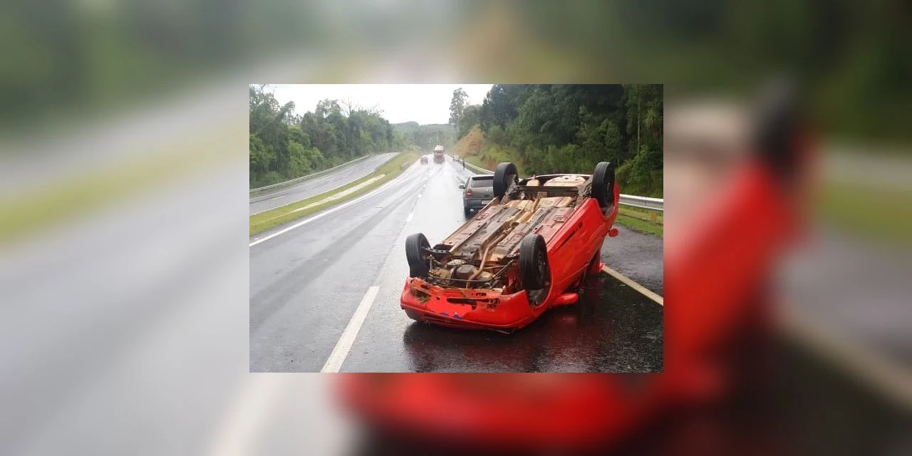 Condutor sem habilitação causa acidente na BR-376 em Imbaú