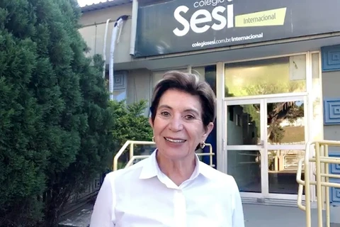 Elizabeth comemora manutenção do colégio Sesi Internacional em PG após solicitação à FIEP