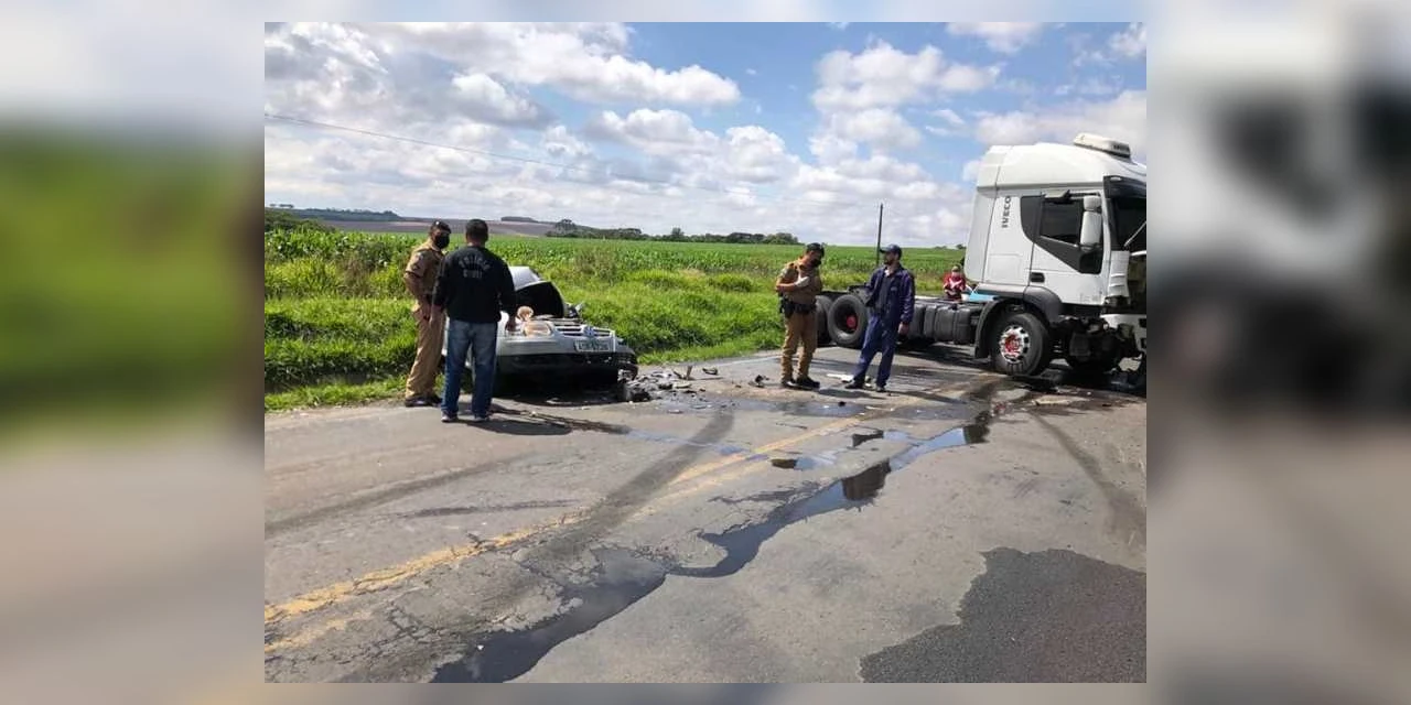 Colisão frontal entre caminhão e automóvel faz uma vitima fatal próximo ao trevo de Guaragi