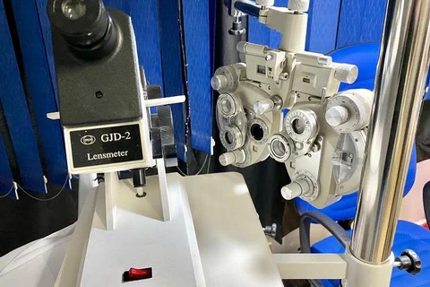 Polícia investiga rede de óticas suspeita de exercício ilegal da medicina em PG e Carambeí