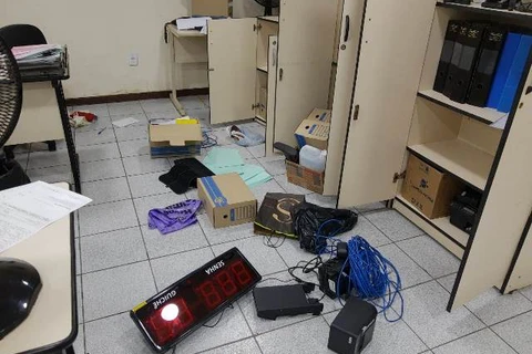 Ladrão é preso depois de invadir agencia do trabalhador na madrugada