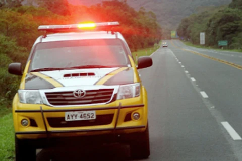 Homem tem carro roubado enquanto trocava pneu, em Guaragi