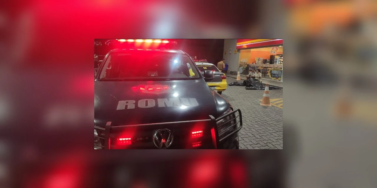 Homem é assassinado com 15 tiros em pátio de posto de combustível na RMC
