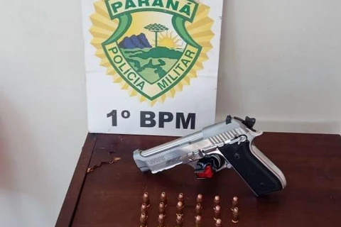 Homem armado com pistola é detido durante abordagem policial