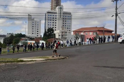 Assista! Seleção com 50 vagas de emprego causa fila enorme, em PG
