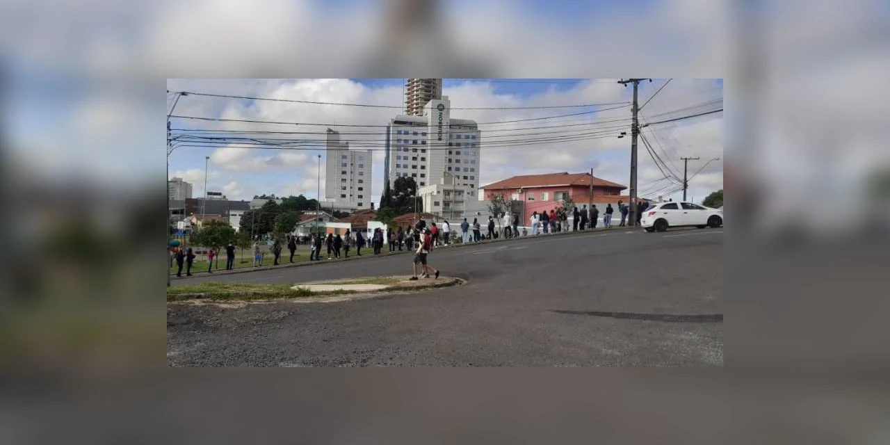 Assista! Seleção com 50 vagas de emprego causa fila enorme, em PG