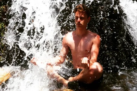 Bombeiros procuram jovem de PG desaparecido no mar em Guaratuba