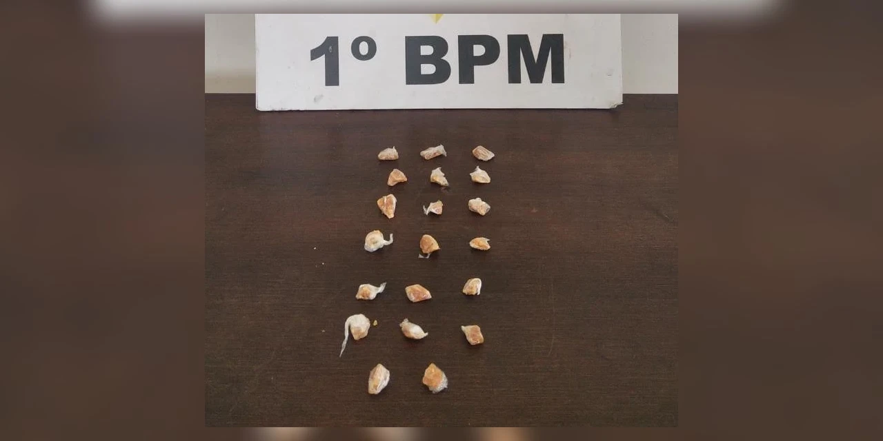 Homem tenta fugir, mas acaba preso com drogas, no centro