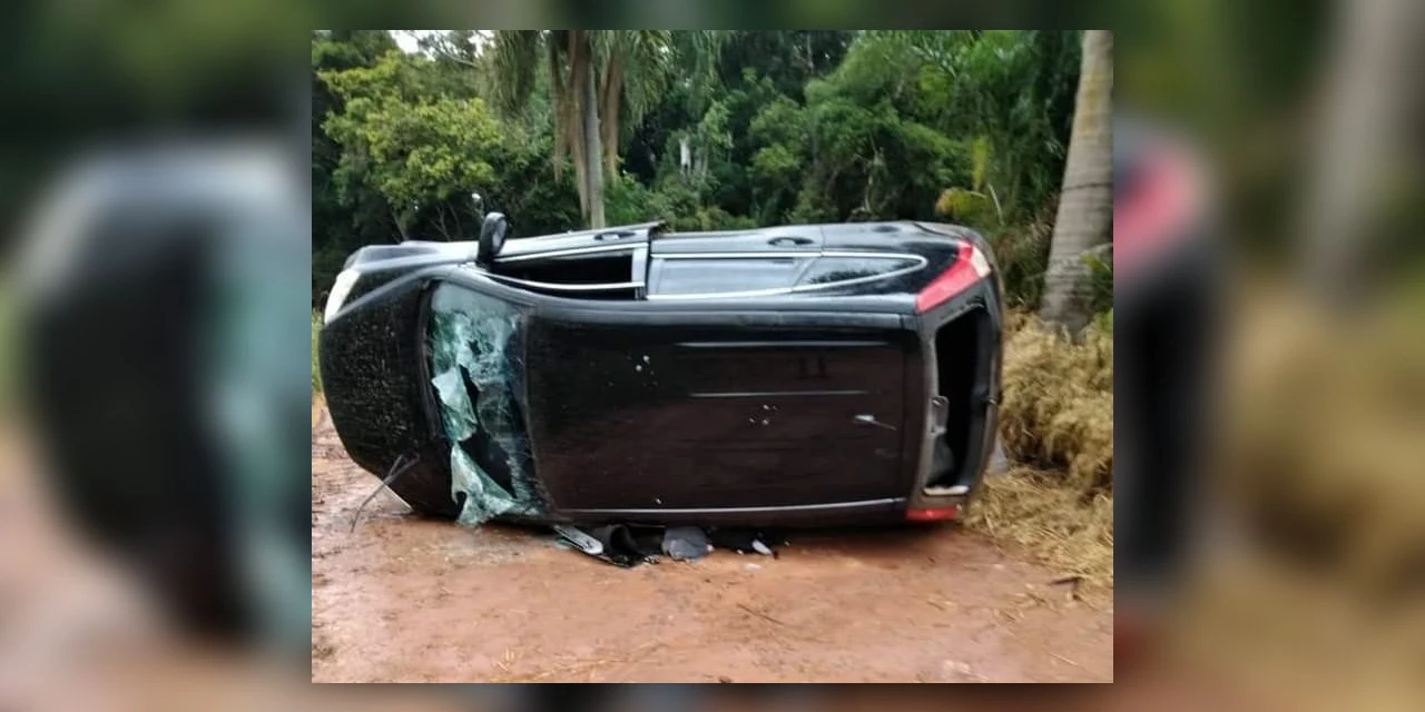 Esquadrão Antibombas recolhe explosivos de veiculo, após perseguição e troca de tiros
