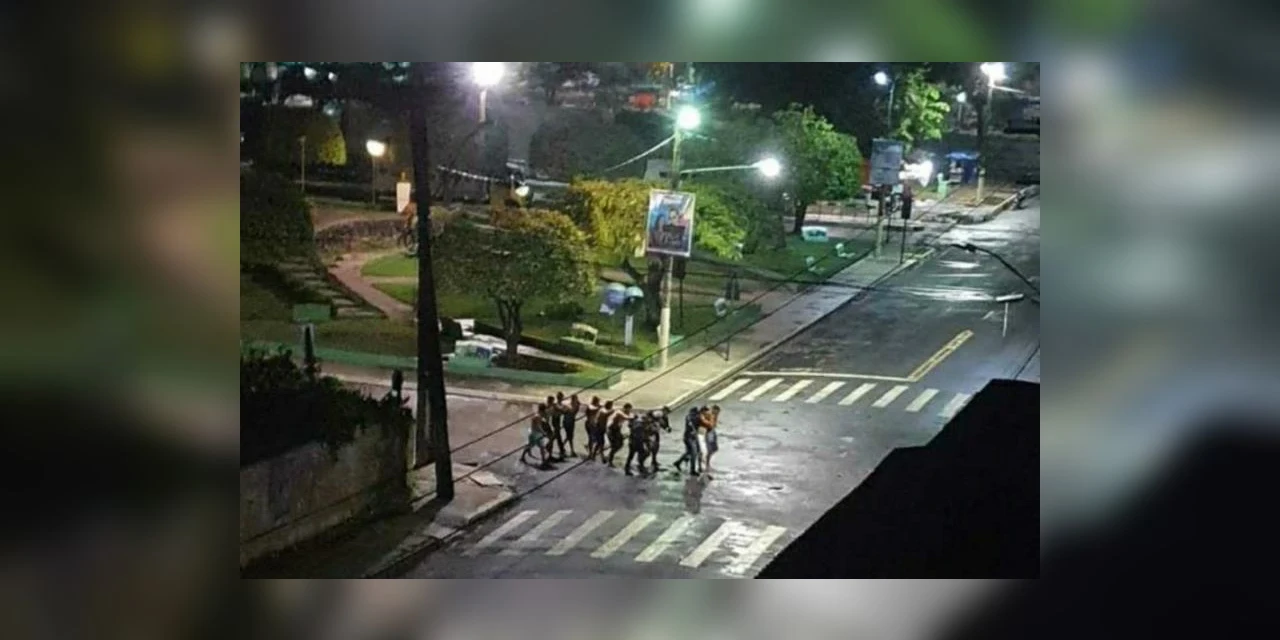 Quadrilha faz reféns e explode agencia bancaria, em Cametá no Pará